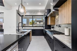 Single Family Residence, 22747 Califa st, Woodland Hills, CA 91367 - 26