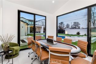 Single Family Residence, 22747 Califa st, Woodland Hills, CA 91367 - 47