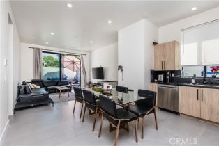 Single Family Residence, 22747 Califa st, Woodland Hills, CA 91367 - 53