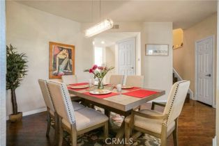 Townhouse, 18730 Hatteras st, Tarzana, CA 91356 - 18