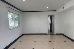 Single Family Residence, 5711 Fairhaven ave, Woodland Hills, CA 91367 - 4