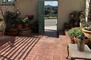 Single Family Residence, 4310 Torreon dr, Woodland Hills, CA 91364 - 33