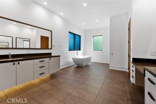 Single Family Residence, 4653 Vanalden ave, Tarzana, CA 91356 - 22