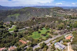 , 24415 Mulholland hwy, Calabasas, CA 91302 - 7
