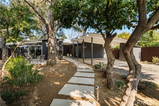 Single Family Residence, 13233 Addison st, Sherman Oaks, CA 91423 - 1