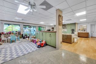 Single Family Residence, 17520 Kingsbury st, Granada Hills, CA 91344 - 10