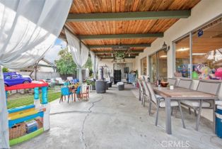 Single Family Residence, 17520 Kingsbury st, Granada Hills, CA 91344 - 19