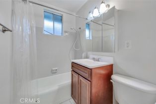 Single Family Residence, 17520 Kingsbury st, Granada Hills, CA 91344 - 40