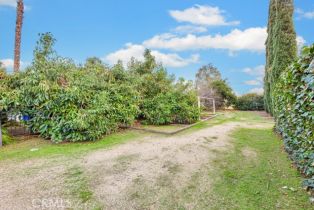 Single Family Residence, 17520 Kingsbury st, Granada Hills, CA 91344 - 46