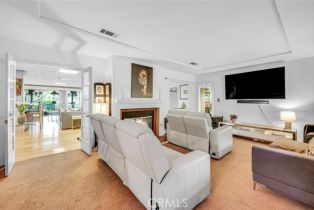 Single Family Residence, 17520 Kingsbury st, Granada Hills, CA 91344 - 5