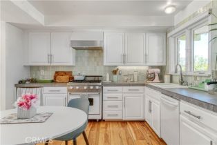 Single Family Residence, 22954 Darien st, Woodland Hills, CA 91364 - 9