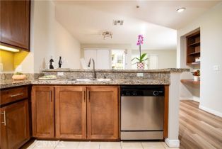 Condominium, 21301 Erwin st, Woodland Hills, CA 91367 - 12