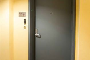 Condominium, 21301 Erwin st, Woodland Hills, CA 91367 - 2