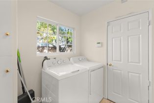 Single Family Residence, 6045 Sausalito ave, Woodland Hills, CA 91367 - 29