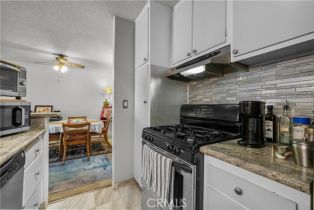 Condominium, 18620 Hatteras st, Tarzana, CA 91356 - 12