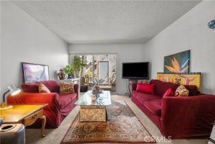 Condominium, 18620 Hatteras st, Tarzana, CA 91356 - 5