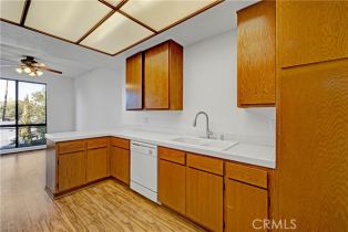 Condominium, 13331 Moorpark st, Sherman Oaks, CA 91423 - 13