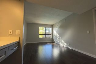 Condominium, 22100 Burbank blvd, Woodland Hills, CA 91367 - 11