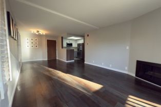 Condominium, 22100 Burbank blvd, Woodland Hills, CA 91367 - 4