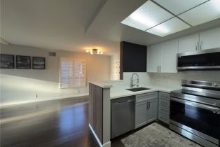 Condominium, 22100 Burbank blvd, Woodland Hills, CA 91367 - 7