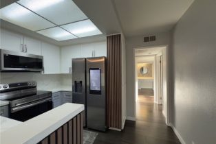 Condominium, 22100 Burbank BLVD, Woodland Hills, CA  Woodland Hills, CA 91367