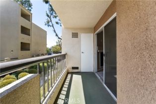 Condominium, 21450 burbank, Woodland Hills, CA 91367 - 19