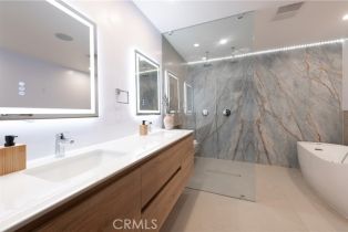 Single Family Residence, 15460 Morrison st, Sherman Oaks, CA 91403 - 20