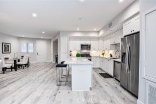 Apartment, 10718 Acama st, Studio City, CA 91602 - 11