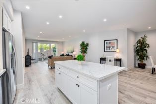 Apartment, 10718 Acama st, Studio City, CA 91602 - 13