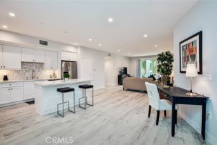 Apartment, 10718 Acama st, Studio City, CA 91602 - 2