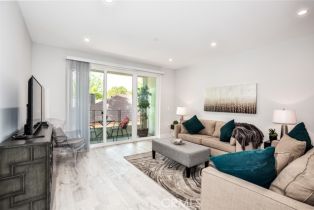 Apartment, 10718 Acama st, Studio City, CA 91602 - 5