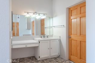 Condominium, 5420 Sylmar ave, Sherman Oaks, CA 91401 - 18