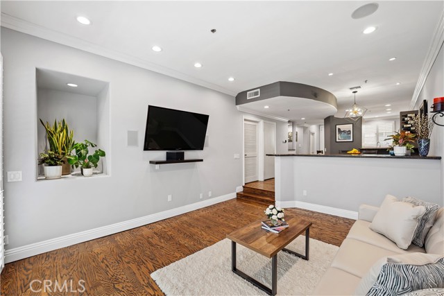 Condominium, 5350 Sepulveda blvd, Sherman Oaks, CA 91411 - 1