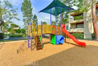 Condominium, 21400 Burbank blvd, Woodland Hills, CA 91367 - 21