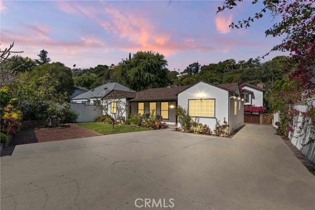 Single Family Residence, 4009 Beverly Glen blvd, Sherman Oaks, CA 91423 - 1