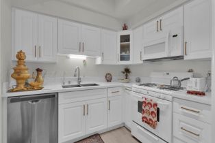 Condominium, 5420 Sylmar ave, Sherman Oaks, CA 91401 - 27