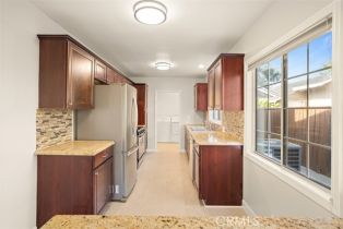 Single Family Residence, 22733 Clarendon st, Woodland Hills, CA 91367 - 14