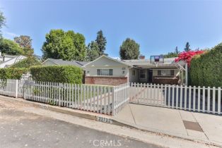 Single Family Residence, 22733 Clarendon st, Woodland Hills, CA 91367 - 3