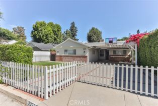 Single Family Residence, 22733 Clarendon st, Woodland Hills, CA 91367 - 4