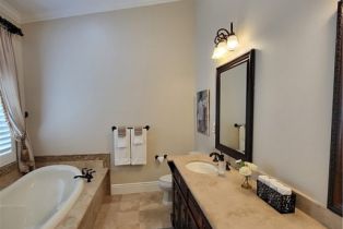 , 4956 Doman ave, Tarzana, CA 91356 - 9