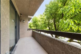 Condominium, 14572 Dickens st, Sherman Oaks, CA 91403 - 10