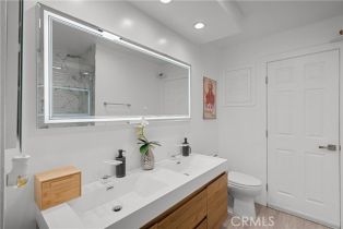 Single Family Residence, 22041 Kinzie st, Chatsworth, CA 91311 - 22