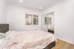 Single Family Residence, 24244 Friar st, Woodland Hills, CA 91367 - 12