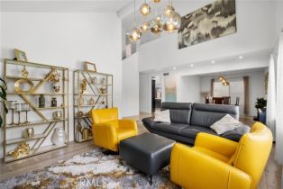 Single Family Residence, 22835 Styles st, Woodland Hills, CA 91367 - 13