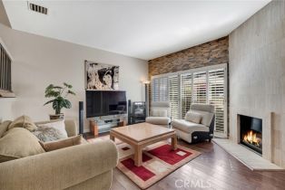 Condominium, 18326 Collins st, Tarzana, CA 91356 - 3