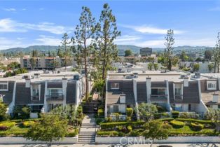 Condominium, 18326 Collins ST, CA  , CA 91356