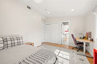 Single Family Residence, 23055 Mosby st, Woodland Hills, CA 91364 - 16