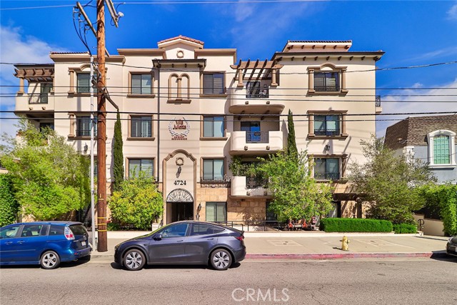 Condominium, 4724 Kester ave, Sherman Oaks, CA 91403 - 1