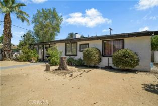 Single Family Residence, 10854 Hayvenhurst ave, Granada Hills, CA 91344 - 2