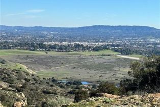 , 501 Thompson ave, Chatsworth, CA 91311 - 4